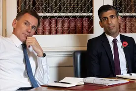 英国将提高最低收入，涨到10.4英镑一小时！还要向低收入者发钱图片