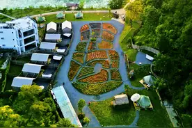 清远英德又开了家轻奢露营营地，湖光山色，拉开帐篷就是峰林美景图片