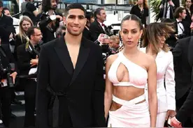 24岁摩洛哥悍将私生活曝光！恋上大12岁模特，育2娃生活美满图片