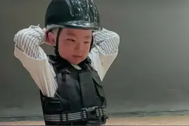 新疆首家青少年马术训练基地落地乌鲁木齐图片