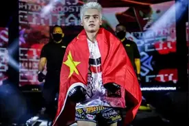 中国18岁格斗天才张沛勉首战澳大利亚老将，KO对手获得五万美元图片