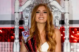 她因一头红发遭同学霸凌 长大后逆袭夺下英国小姐 还是航空工程师图片