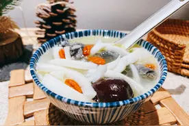 天冷了，少喝饮料多喝汤！这3道鸡汤，营养滋补，增强免疫力图片