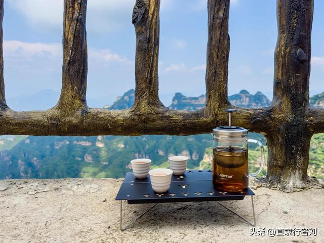 朋友携家人开车四小时去山西悬空寺却败兴而归，于是带他们来这儿