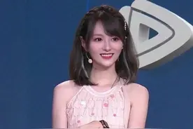 腾讯NBA女主播之工作的小七最美丽图片