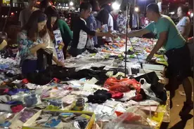 卖袜子的华子图片