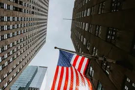 《乡下人的悲歌》：一个美国底层白人的成长之路图片