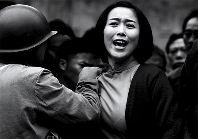 2007年重庆大雨，渣滓洞惊现一个地洞，洞中藏品揭开沉痛革命历史