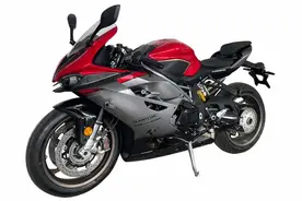 钱江QJMOTOR再次祭出“密集阵”，赛900、赛650、赛550齐齐亮相图片