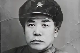 他只身一人怒斩60名日寇，竟全身而退，日军司令：这人是吕布在世图片