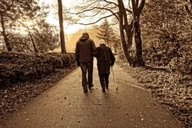 100年前的人类预测2023年：癌症被消除，人可以活到300岁图片