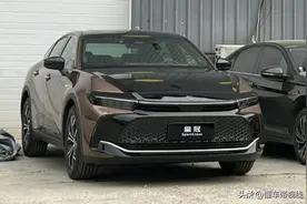 新车 | 丰田新一代皇冠国内曝光，或11月15日发布，卖40万你买吗？图片