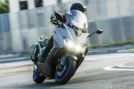 雅马哈TMAX560「骑士归宿的打破者」图片