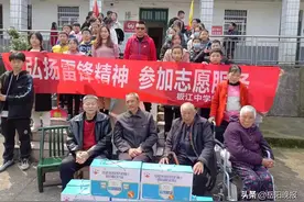 平江县板江中学：追随雷锋的足迹 做新时代好少年图片