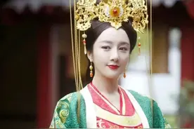 同样是出嫁，曹丹姝两次都是红嫁衣，明兰墨兰是绿嫁衣，谁穿错了图片