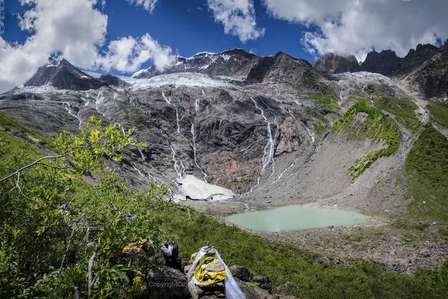 卡瓦格博高不可攀的原因？走进雪山腹地找寻事件的真相