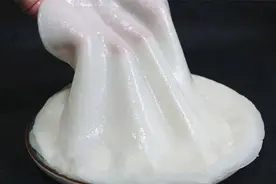 做米皮时，这样做成功率最高，多加3样东西，米皮亮白不开裂图片