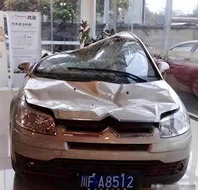 汶川地震幸存的“神车”：只因车牌特殊，公安部特批，入驻纪念馆