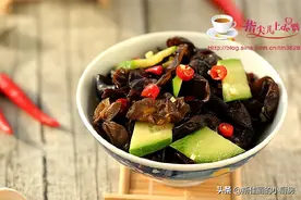 夏天这5种瓜要常吃，清热解暑又补水，好吃又便宜，安稳度过夏天图片