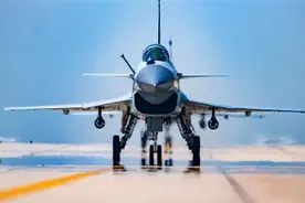 歼10C买家秀来了！巴铁王牌飞行员为歼10C骄傲：必将改变空战规则图片