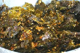 教你用紫菜做拌饭海苔，只需锅里炒一炒，甜香脆口，拌米饭太香了图片