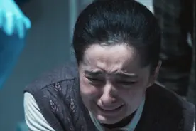 生死八小时，这部国庆档大片抢救断臂小孩的过程，看得人头皮发炸图片