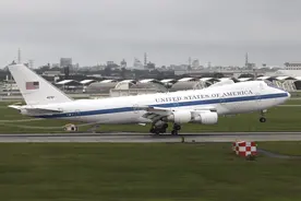 解放军舰队穿插日本，美军末日核战机部署琉球，东风26可一发入魂图片