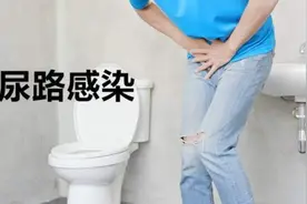 排尿很黄、异味很大？身体在向你暗示这5件事，可能和疾病有关图片