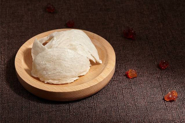 雪燕和燕窝的区别图片 2026年雪燕和燕窝的区别图片对比