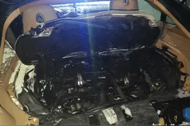 深夜，一辆“火”车驶入宁波一高速服务区，加油站员工上演“教科书式”处置图片