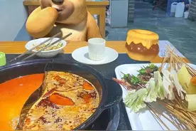 𝐒𝐡𝐚𝐫𝐞•​熊大熊二朋友圈背景图图片