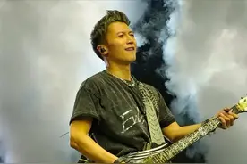 香港这四夜，人情世故、江湖地位，在谢霆锋身上体现得淋漓尽致！图片