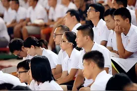 全国财政供养超8000万人，十四年暴涨一倍，我们需要理性看待！图片
