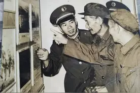 1952年，大凉山剿匪发现一名奴隶，身份惊动彭德怀后下令将他带走图片