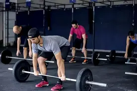 看看你得硬拉水平是初级还是高级图片