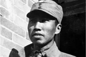 左权牺牲后：无人能当彭总的参谋长，最后竟从毛主席身边挖走一人图片