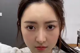 两款适合头发少的高马尾发型#发型教程图片