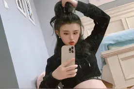 孕28周在家自拍孕照图片