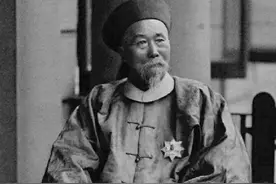 晚清李鸿章访问美国老照片：美国建仪门迎接，万人跪下高呼万岁！图片