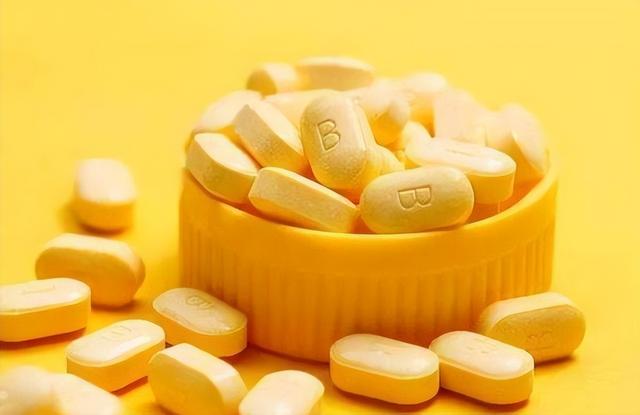 几块钱1瓶维生素B12，或许可以“摆平”这4种病，早了解早受益