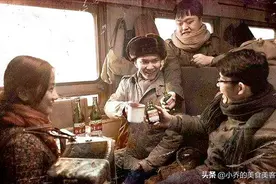 人到中年，饮酒所带来的幸福感，应该排在第一位，喝酒的男人都懂图片