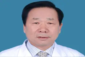 著名中医何天有，创立“何氏药物铺灸疗法”，治疗疑难杂症有奇效图片