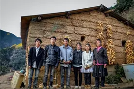 没户口、没邻居、没Wifi，云南这一家六口过着与世隔绝的隐居生活图片