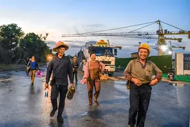 “农民工”改名了，新名称提出后高级还好听，还享受五险一金？图片