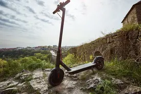 轻巧又便捷，电动滑板车为什么被拒绝“上路”图片