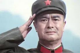 将孩子全送上战场的司令员，高山下的花环中的雷军长，原来就是他图片