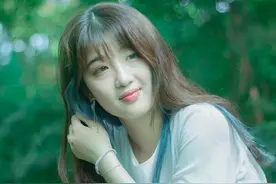 心态胜过年龄，微笑胜过颜值，健康胜过金钱图片