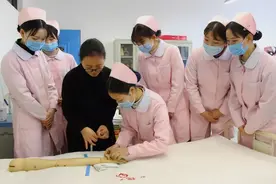 “护理专业男生”闭眼都能找到工作？进入工作后才懂，还是想多了图片