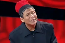 宋小宝：成名后抛弃发妻，转身娶小8岁女粉丝，他如今怎样了图片