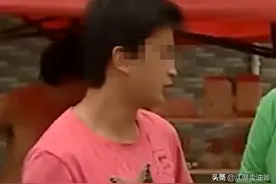 妻子与网友看电影，丈夫不满动了手，妻子：你做初一我做十五图片